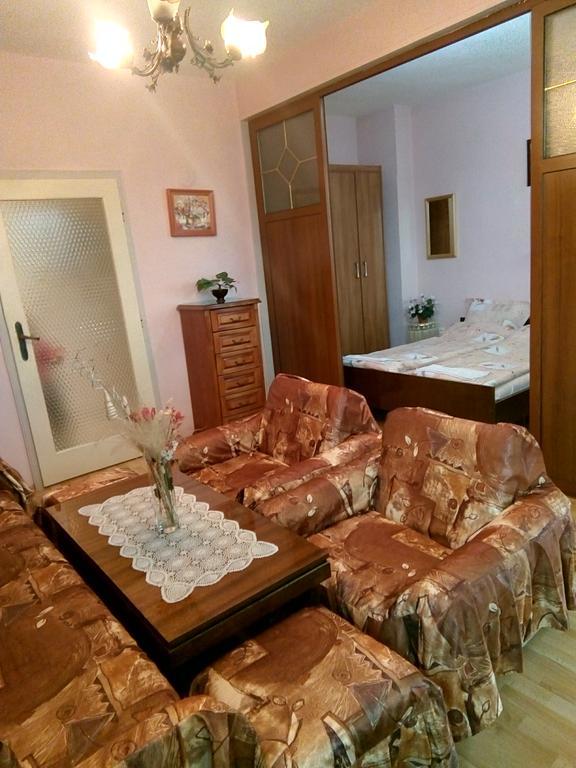 Апартамент Панорамна Гледка トリャブナ エクステリア 写真